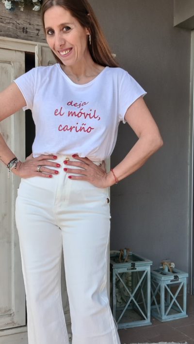CAMISETA ¨deja el móvil cariño¨